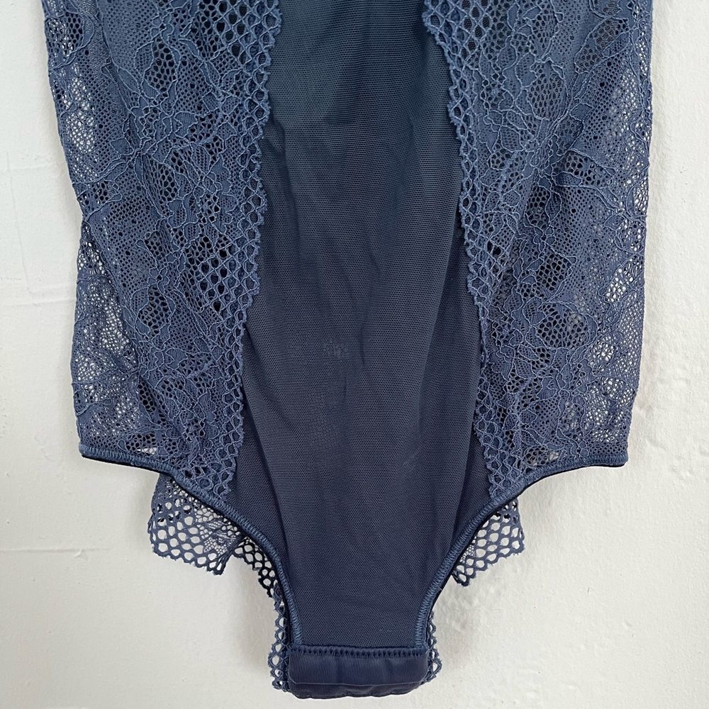Leonisa Bodysuit Size 34B - Picture 5 of 11